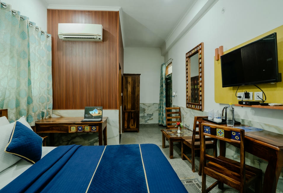 DELUXE ROOM (6)