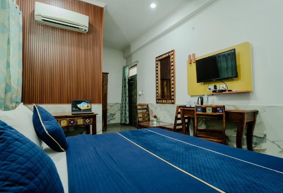 DELUXE ROOM (7)